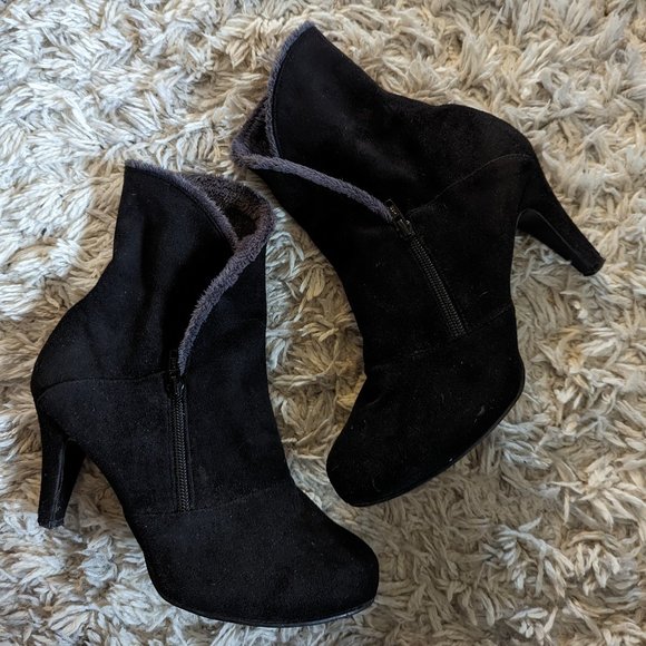 Unbranded black suede booties size 8.5 - Picture 1 of 3